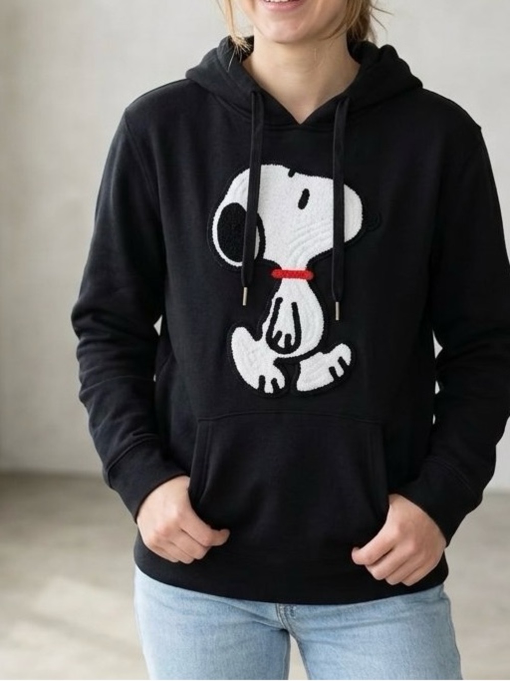 Peanuts Snoopy Black Chenille Patch Fleece Hoodie Sweatshirt Small